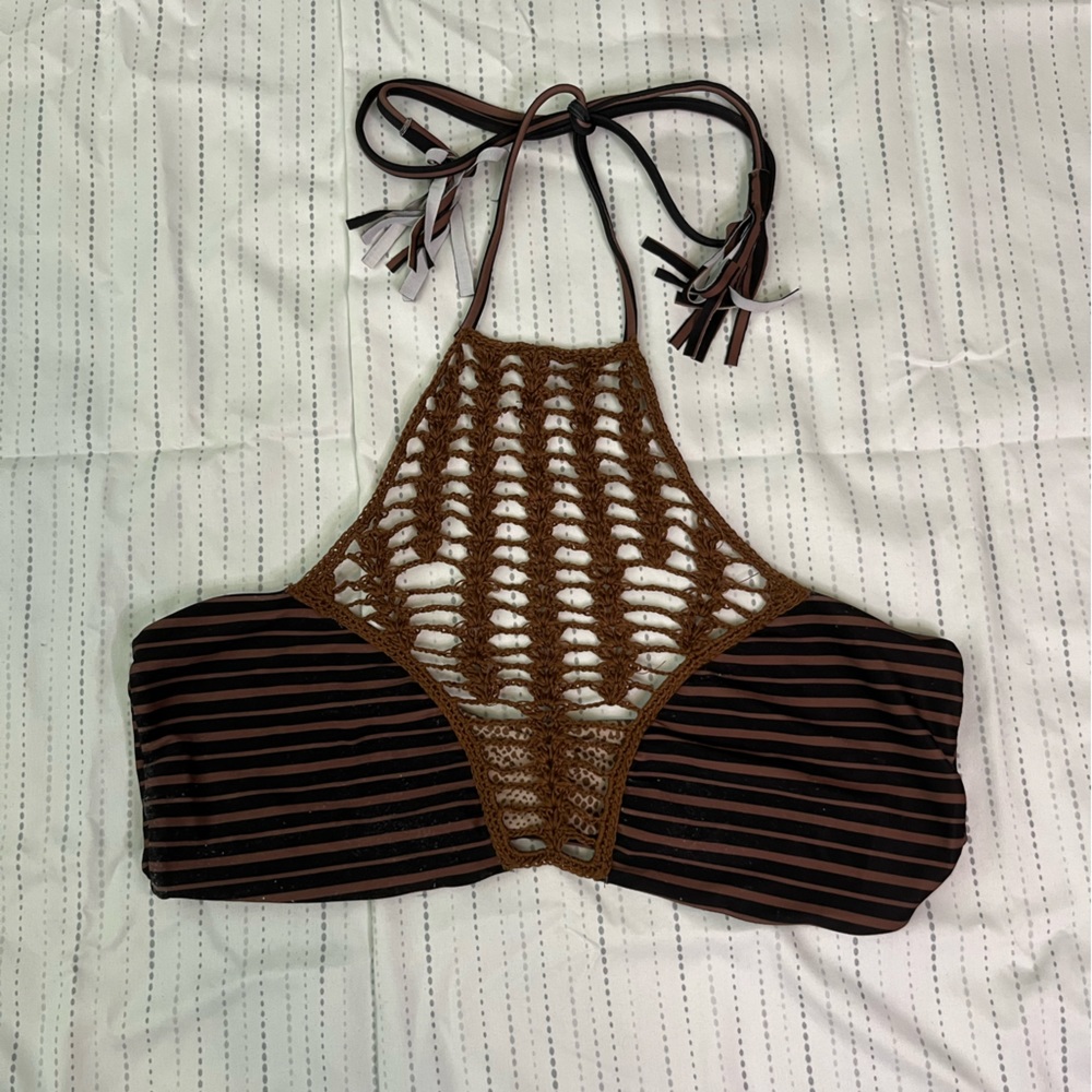 ACACIA TOP